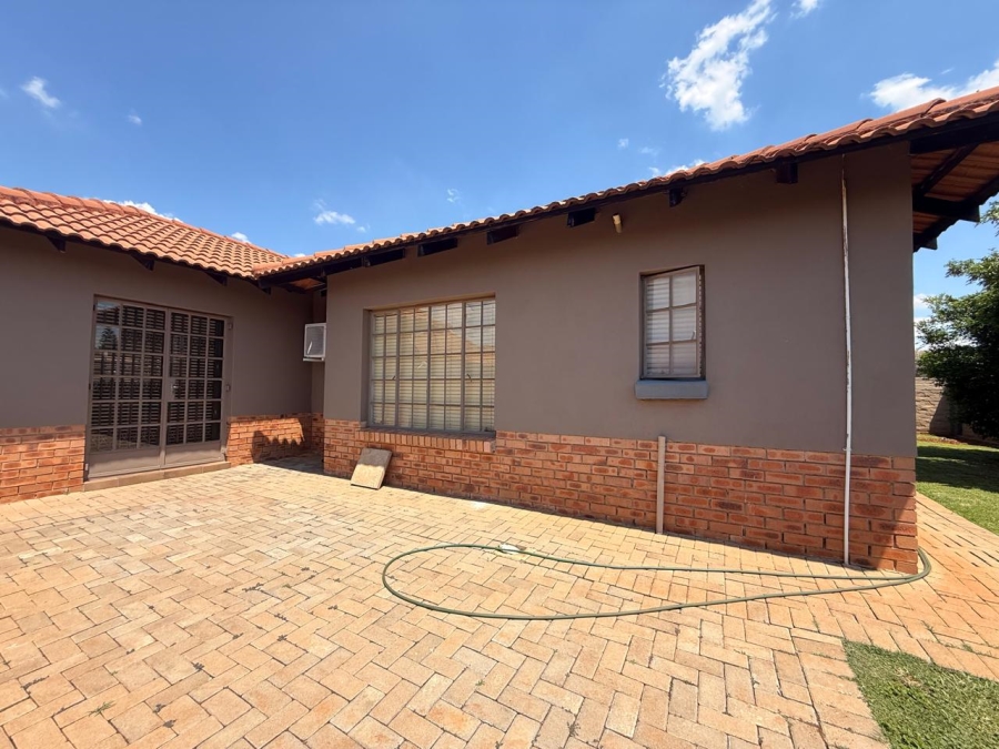 3 Bedroom Property for Sale in Waterkloof East North West